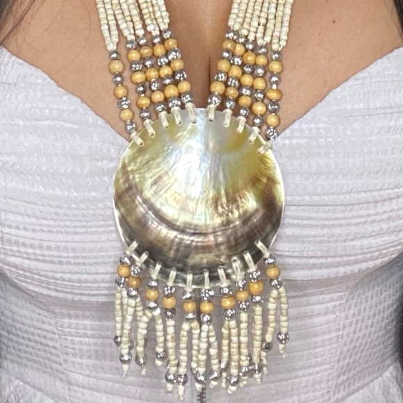 SAMOA Mother Of Pearl Necklace - Picture 2 of 2